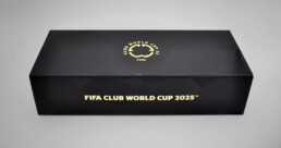 Riproduzione Trofeo FIFA Club World Cup 2025 packaging Chiaroforte confezione chiusa