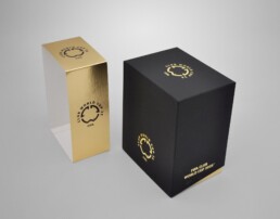 Riproduzione Trofeo FIFA Club World Cup 2025 packaging Chiaroforte, dettaglio confezione aperta